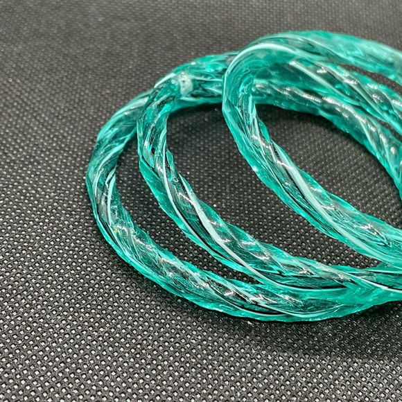 Gorgeous Vtg 1970’s Aqua “Murano” glass black/white twist 3pc bangle set - Picture 2 of 4